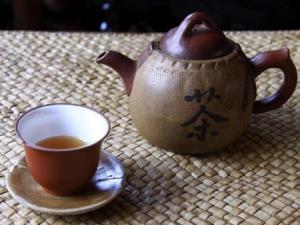 春節(jié)聚會該喝什么茶？科學(xué)飲茶身體好