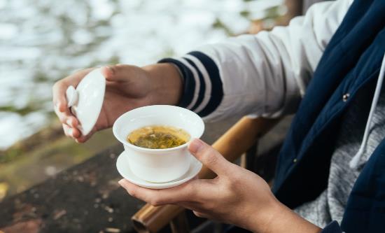 女性喝茶好處多但要喝對才養(yǎng)生 女人喝茶時要注意什么